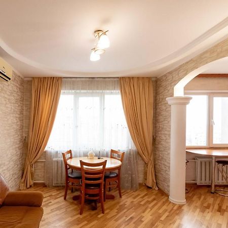 Kvartirkoff Na Ozernaya 8 Київ Екстер'єр фото