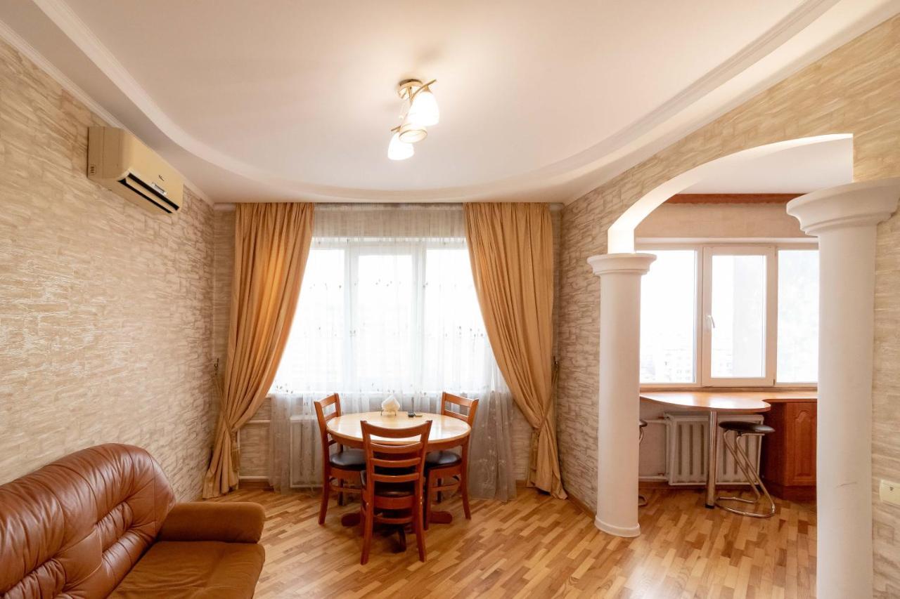 Kvartirkoff Na Ozernaya 8 Київ Екстер'єр фото